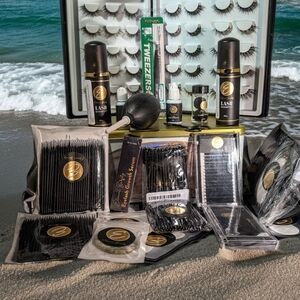 NWOT False Eyelash Kit with Everything Needed Tweezers, Glue + Exten. &  Extras